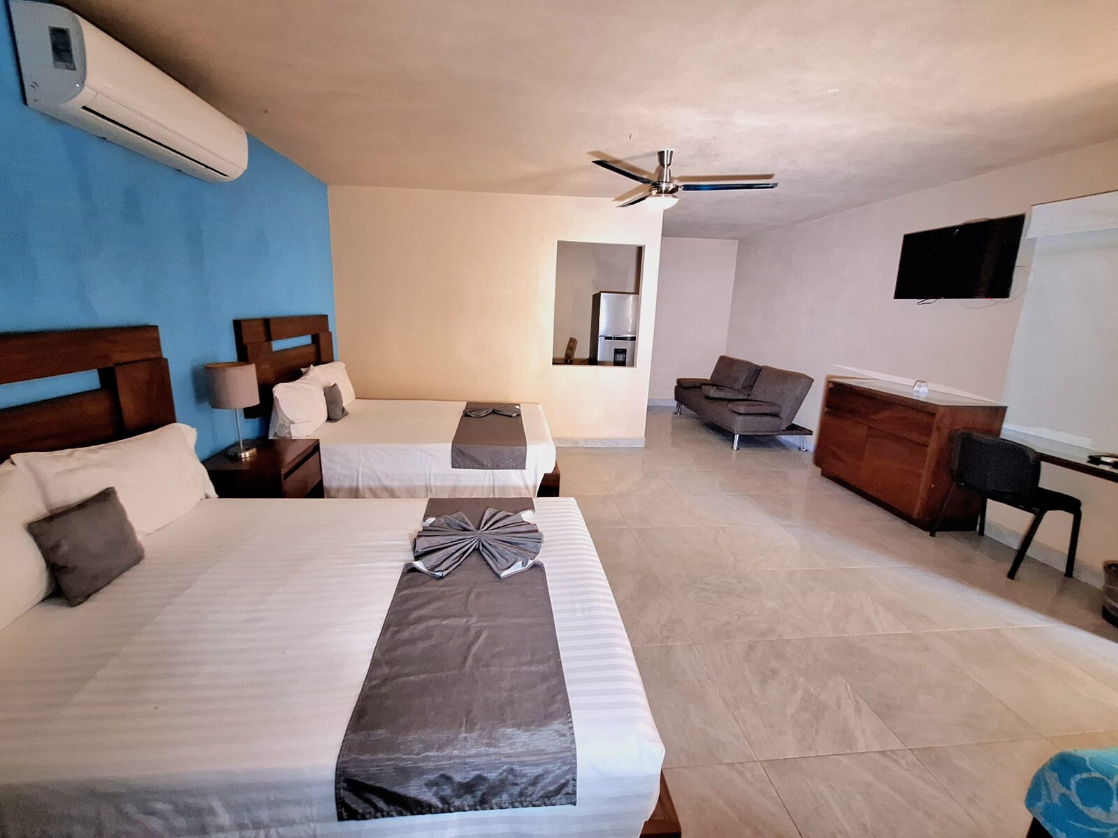 Suite con sala y cocineta de Hotel Agua Azul